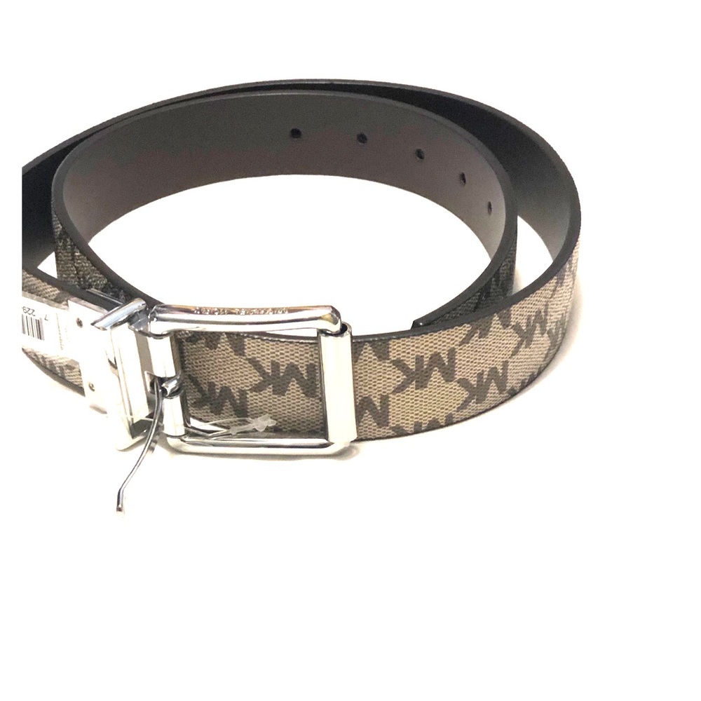 🌻NWT- Michael Kors Reversible Belt🌻